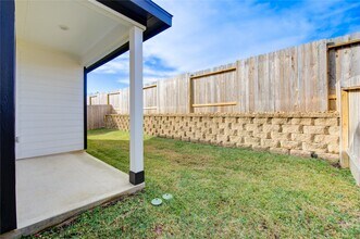 13321 Burbot Dr in Shenandoah, TX - Foto de edificio - Building Photo