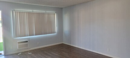 19170 CA-18, Unit 19170 US Highway unit 2 in Apple Valley, CA - Foto de edificio - Building Photo