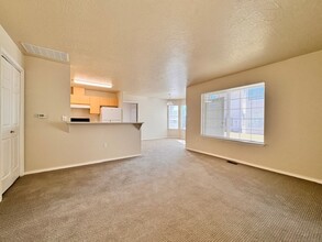 213 N Avenger Ln in Boise, ID - Foto de edificio - Building Photo
