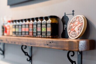 337 NE 54th St, Unit B in Seattle, WA - Foto de edificio - Building Photo