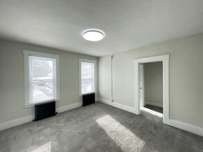 73 6th St in Dover, NH - Building Photo - Building Photo