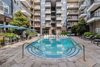 205 S Kings Dr in Charlotte, NC - Building Photo - Building Photo