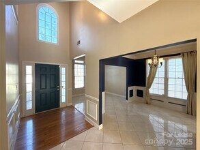 1928 Dearmon Dr in Charlotte, NC - Building Photo - Building Photo