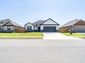1041 Monarch Rd in Centerton, AR - Building Photo