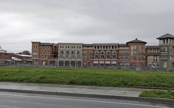 Riverfront Residences in Napa, CA - Building Photo - Building Photo