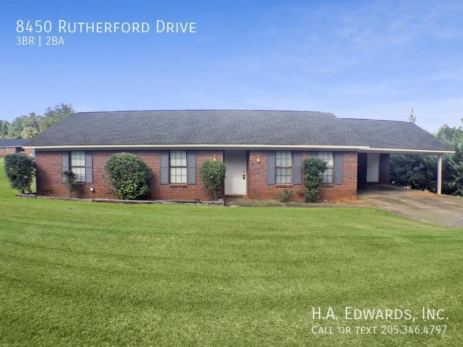 8450 Rutherford Dr in Duncanville, AL - Building Photo