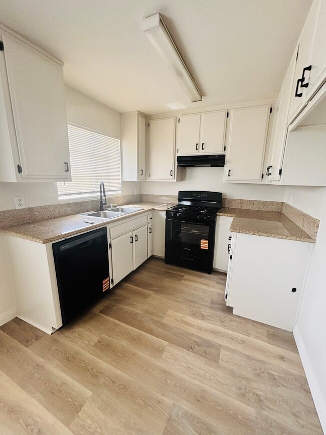 7502 9th St, Unit E in Buena Park, CA - Foto de edificio - Building Photo