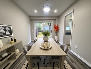 Detached Home In Stoney Creek! in Hamilton, ON - Building Photo - Building Photo