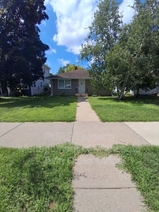 5812 Emerson Ave S in Minneapolis, MN - Building Photo