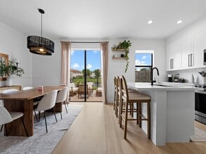 4243 SW 164th Path in Miami, FL - Building Photo - Building Photo