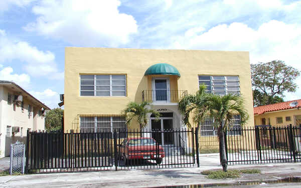 2045 SW 6th St in Miami, FL - Building Photo - Building Photo