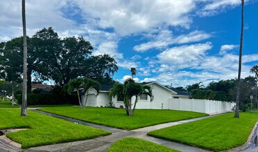 1585 Pennsylvania Ave NE in St. Petersburg, FL - Building Photo - Building Photo