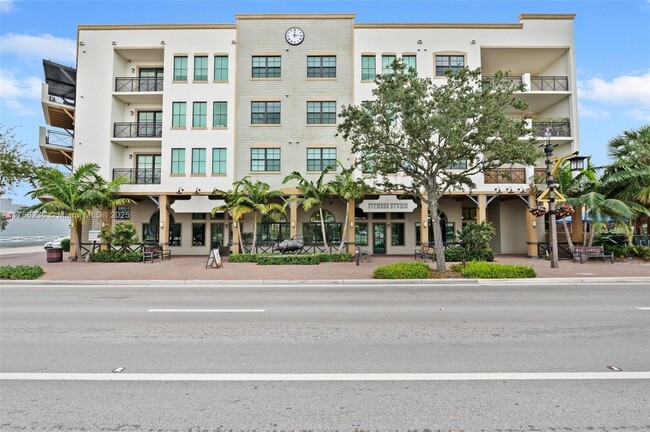 4100 SW 64th Ave in Davie, FL - Foto de edificio - Building Photo