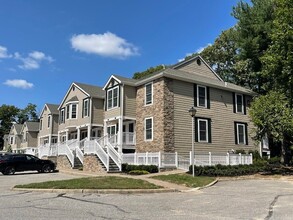 Fairfield Manor at Nesconset in Smithtown, NY - Building Photo - Building Photo