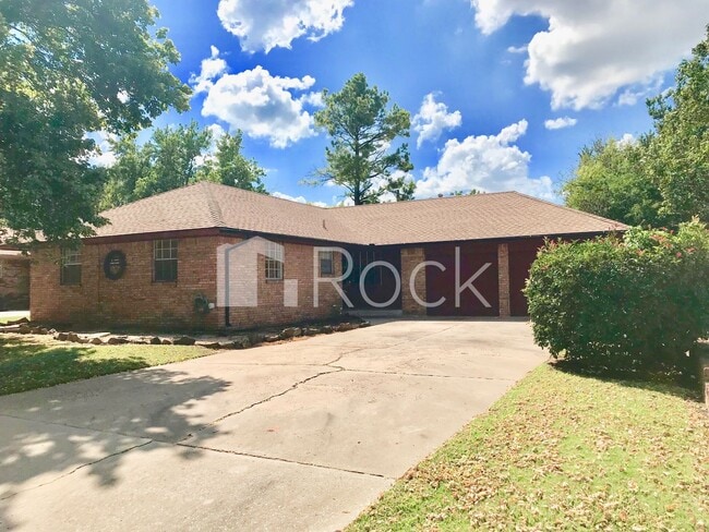 property at 6305 N Allison Dr