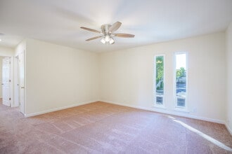 2347 Pacheco St in Concord, CA - Foto de edificio - Interior Photo