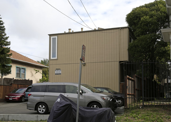 866 37th St in Emeryville, CA - Foto de edificio - Building Photo