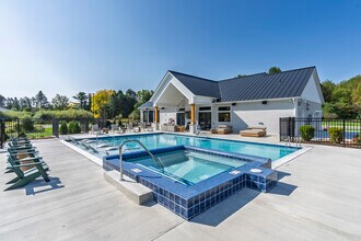 Okemos Grand Reserve in Okemos, MI - Foto de edificio - Building Photo