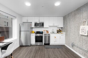 MontClair Apartments in Seattle, WA - Building Photo