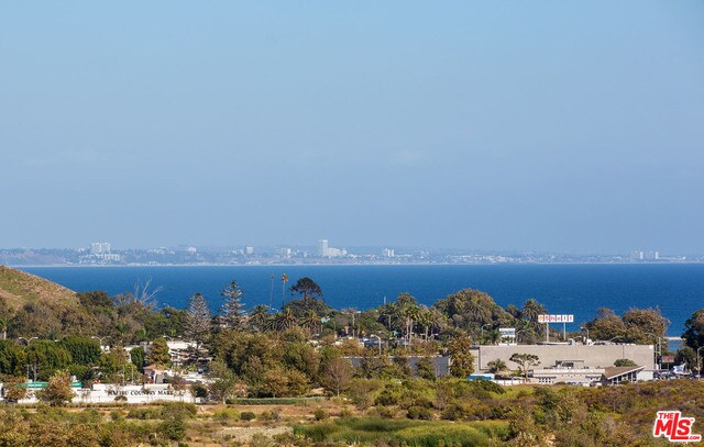 23906 De Ville Way-Unit -A in Malibu, CA - Building Photo - Building Photo