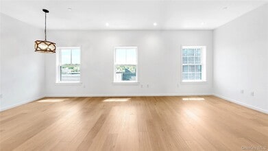 16 N Main St in Port Chester, NY - Building Photo - Building Photo