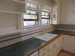 725 Ratcliff Dr SE in Salem, OR - Building Photo - Building Photo