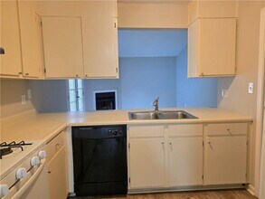 1225 Oakplace Dr SW in Marietta, GA - Building Photo - Building Photo