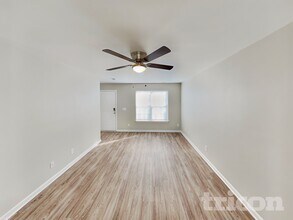 3617 Sherbourne Ln in Greensboro, NC - Foto de edificio - Building Photo