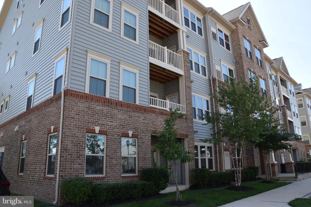 4861 Finnical Wy in Frederick, MD - Building Photo