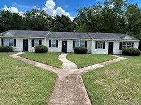 601 Green Gable Ct in Camilla, GA - Building Photo