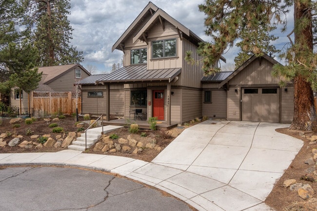 1445 NW 4th St in Bend, OR - Building Photo - Building Photo