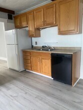 82 Walton St, Unit 2 in Fitchburg, MA - Foto de edificio - Building Photo