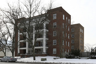 Colonial Apartments in Elyria, OH - Building Photo - Building Photo