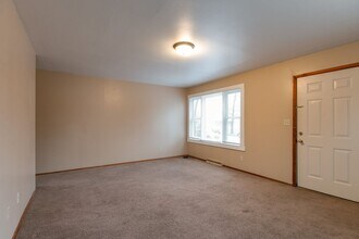 713 Moro St in Manhattan, KS - Building Photo - Building Photo