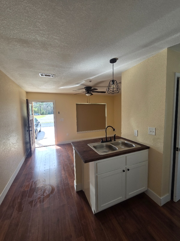 2015 E Canal St in Picayune, MS - Foto de edificio - Building Photo