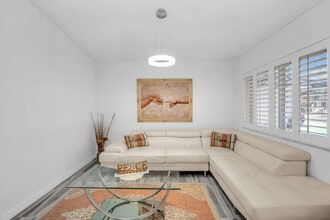 909 NW 135th Ct in Miami, FL - Building Photo - Building Photo