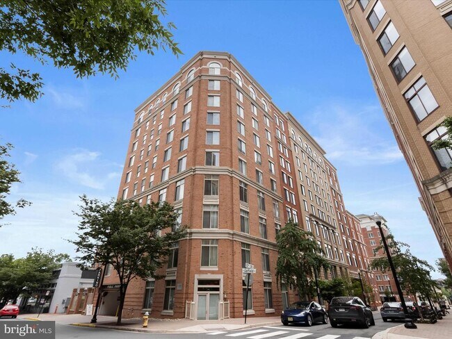 1205 N Garfield St in Arlington, VA - Building Photo - Building Photo