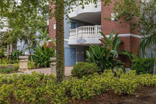 1100 Sunset View Cir in Kissimmee, FL - Foto de edificio - Building Photo
