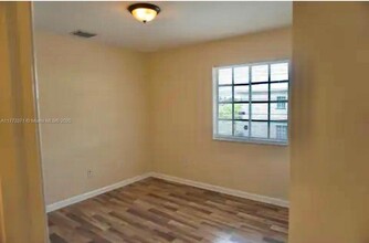 2043 Nassau Dr in Riviera Beach, FL - Building Photo - Building Photo