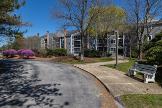 Parke Place Residential Suites in Nashua, NH - Building Photo - Building Photo