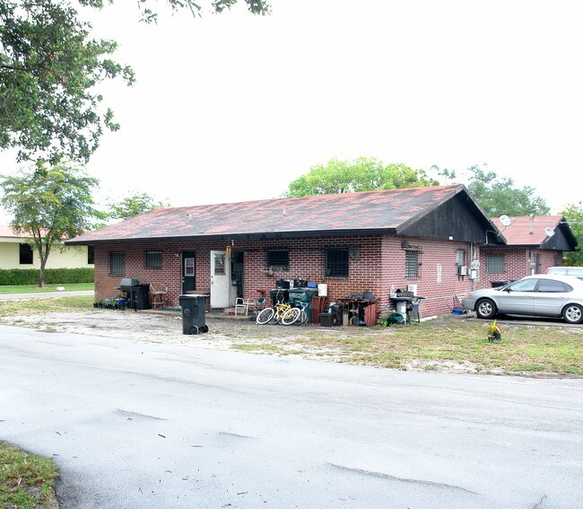 1817-1821 NW 9th St in Fort Lauderdale, FL - Foto de edificio - Building Photo