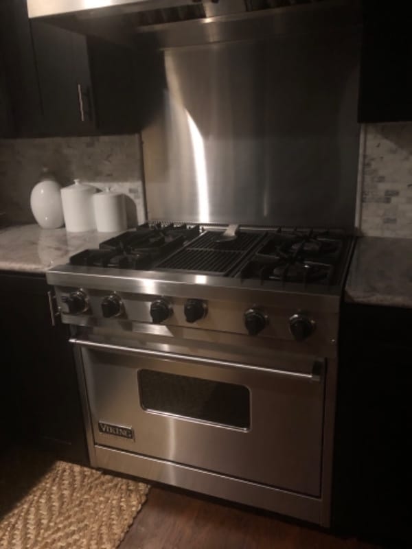 23330 Victory Blvd in Los Angeles, CA - Foto de edificio - Building Photo