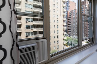 30 Park Ave in New York, NY - Building Photo - Building Photo