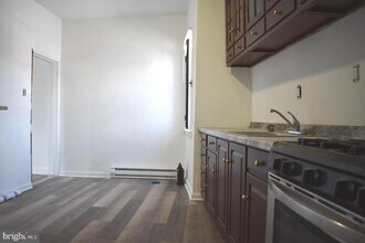 10 S 62nd St in Philadelphia, PA - Building Photo - Building Photo