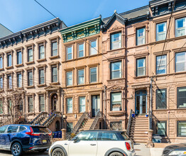 930 Hudson St in Hoboken, NJ - Building Photo - Building Photo