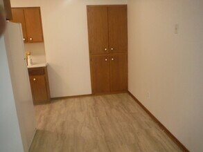 Buron Circle Apartments in South St. Paul, MN - Building Photo - Building Photo