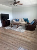 4027 Swansea Crescent in Deerfield Beach, FL - Building Photo