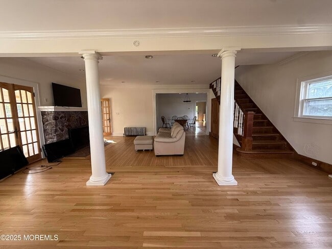 property at 210 S Lincoln Ave