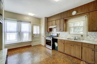 743 St Nicholas Ave in Dayton, OH - Foto de edificio - Building Photo
