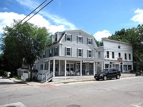 92 Main St in Meredith, NH - Building Photo